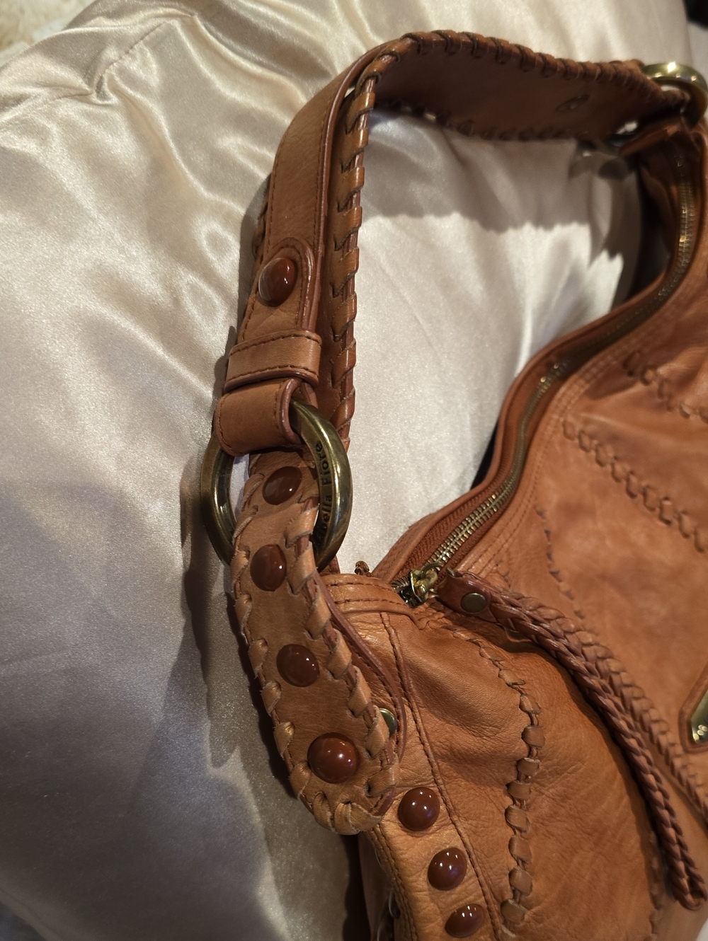 VINTAGE ISABELLA FIORE Tan Leather Shoulder Bag with Braided Trim - Picture 3 of 7